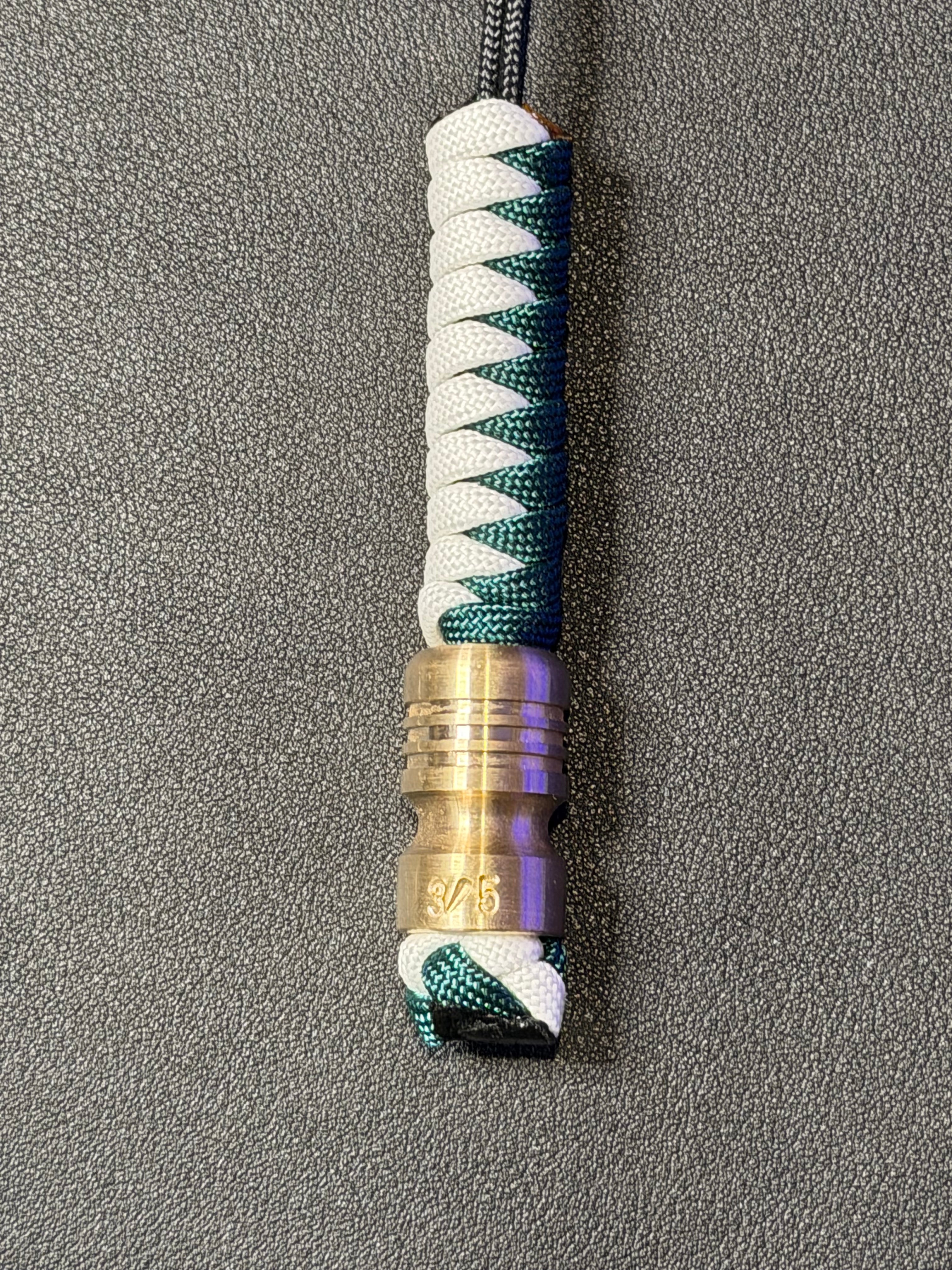 Numbered stud lanyard